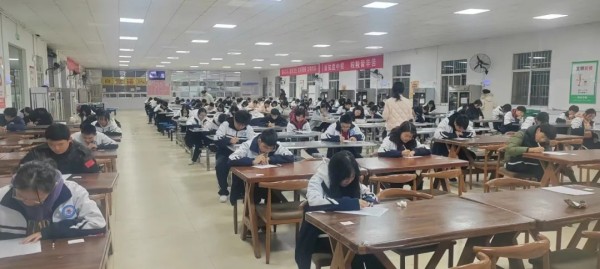 岳陽市江南通信職業(yè)技術學校有限公司,岳陽江南學校,岳陽江南通信學校,岳陽職業(yè)學校